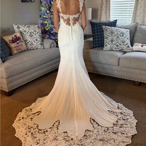 Elegant White Lace Wedding Dress